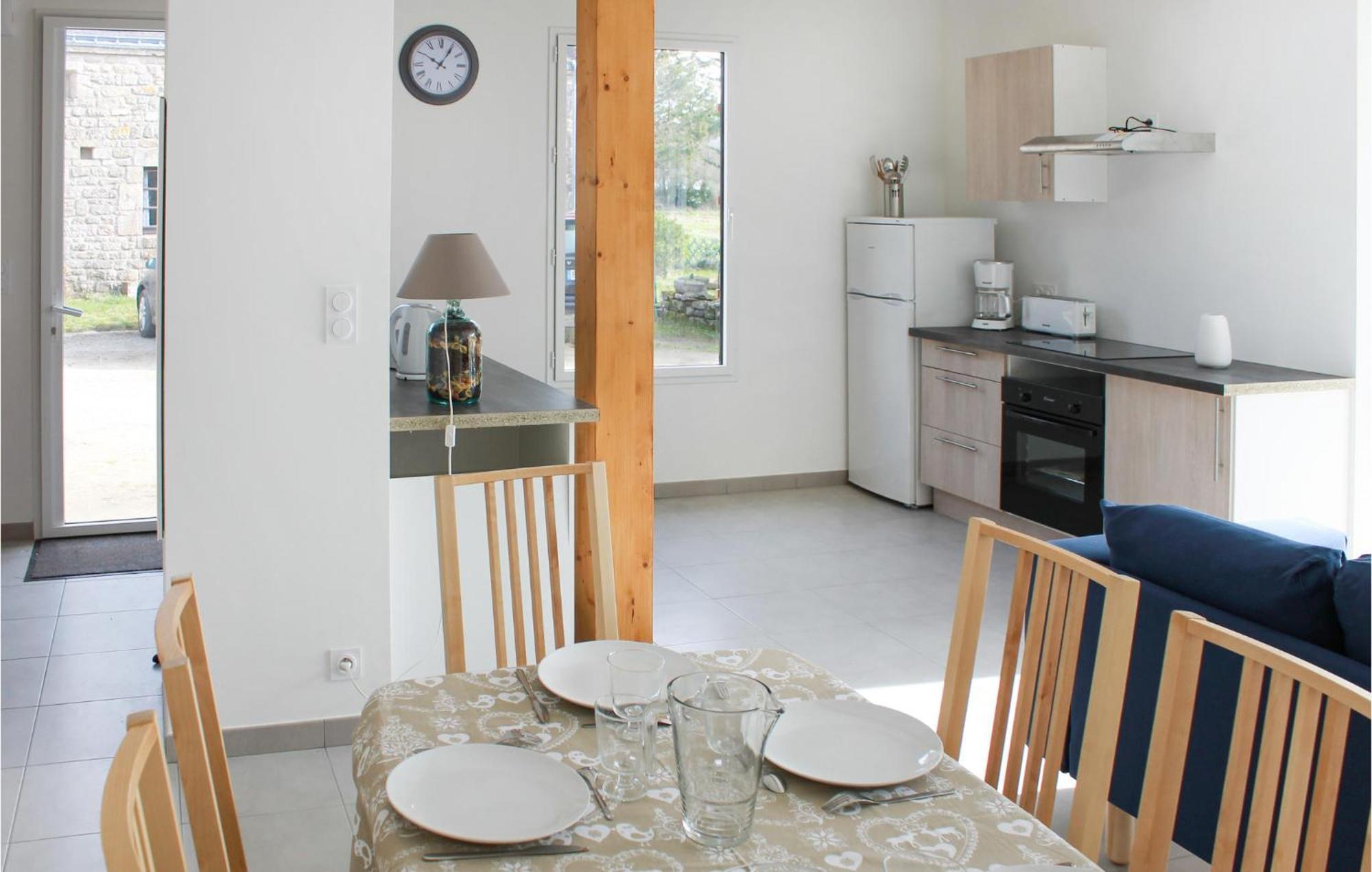 Beautiful Home In Erdeven With Kitchenette Esterno foto
