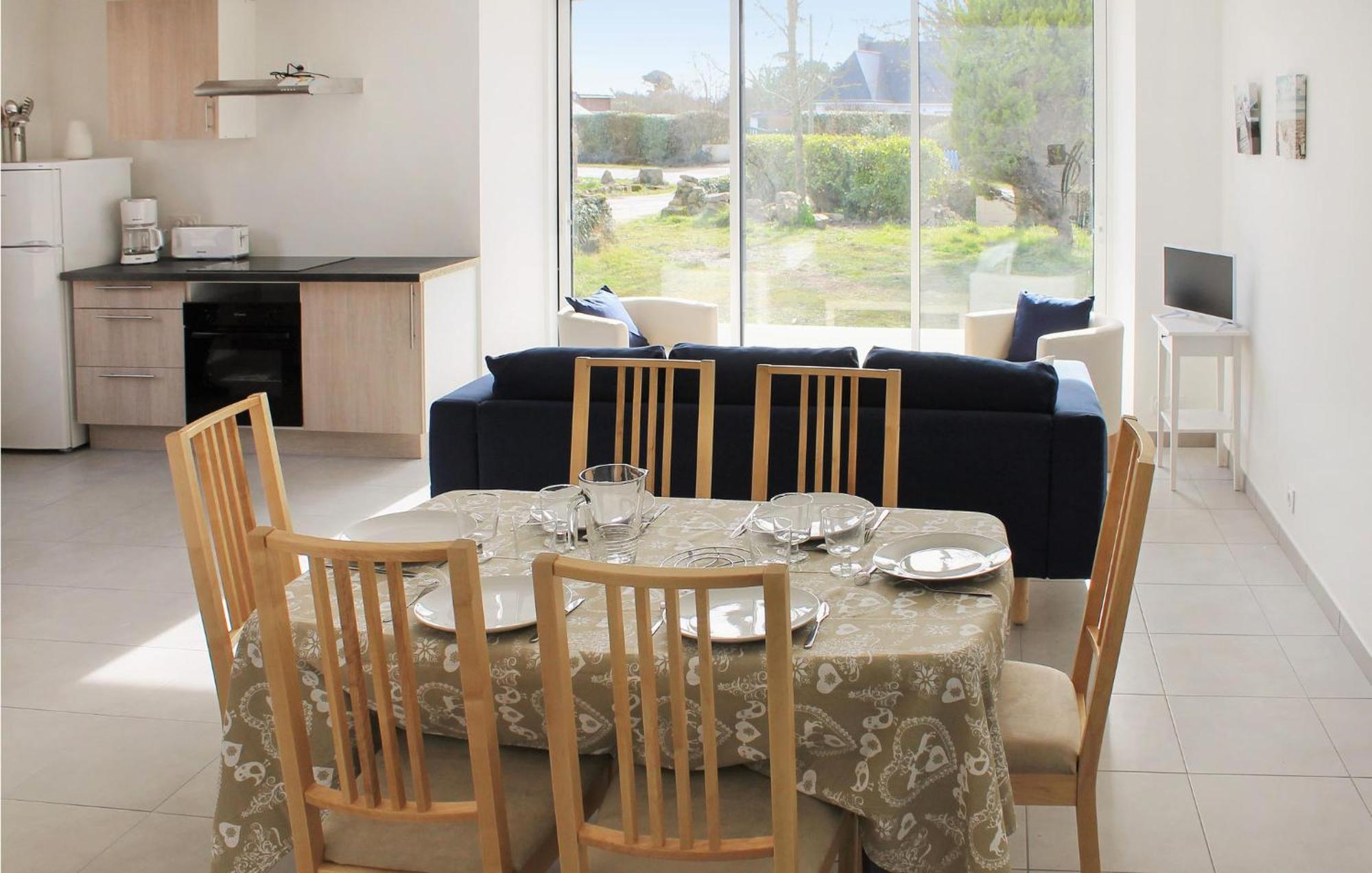 Beautiful Home In Erdeven With Kitchenette Esterno foto