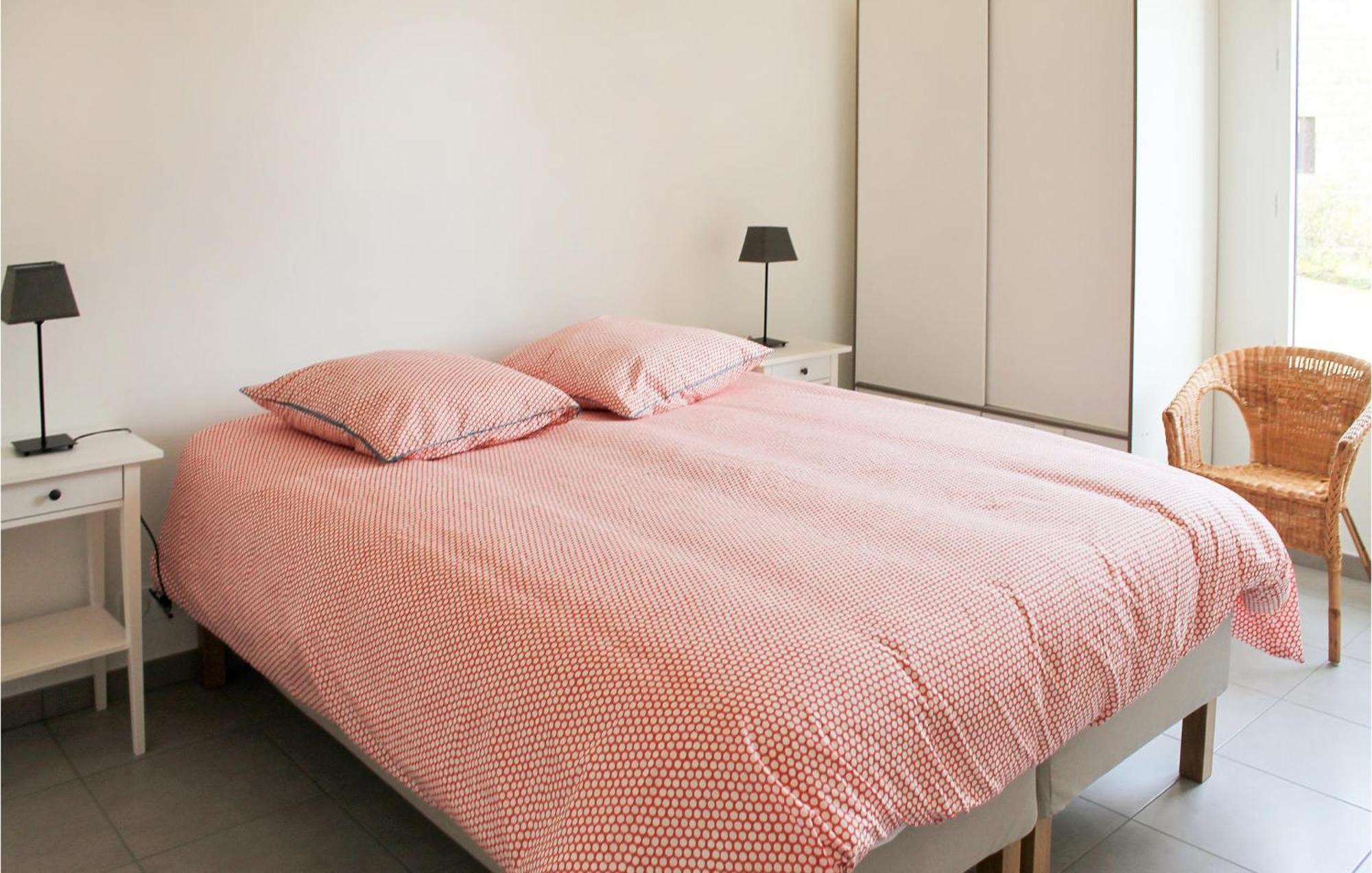 Beautiful Home In Erdeven With Kitchenette Esterno foto